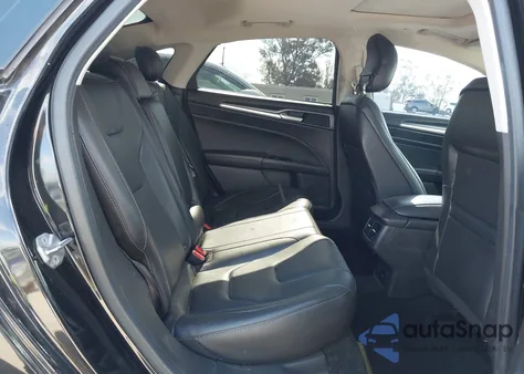 2014 Ford Fusion Hybrid Titanium z USA, uszkodzony, nr VIN 3FA6P0RU2ER378717